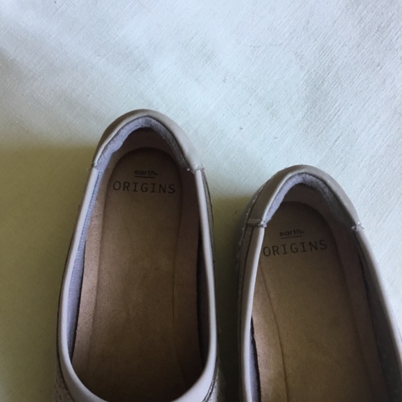 Nearly New Earth Origins Slip-ons - Picture 4 of 7